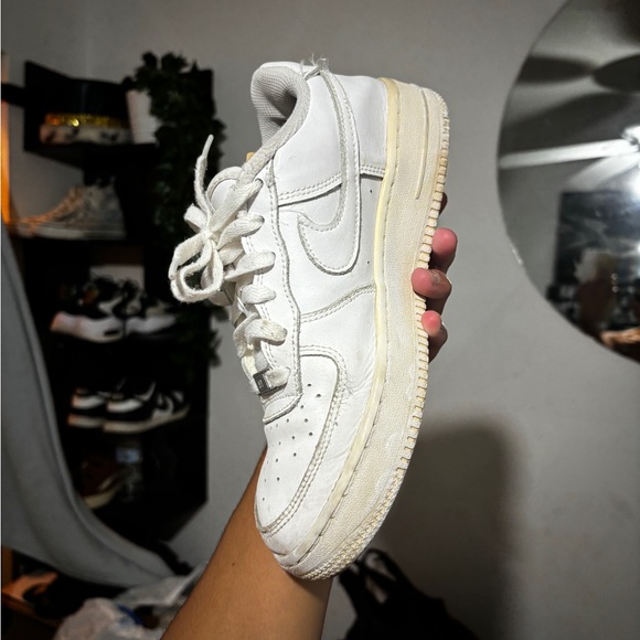 Air Forces - Picture 1 of 7